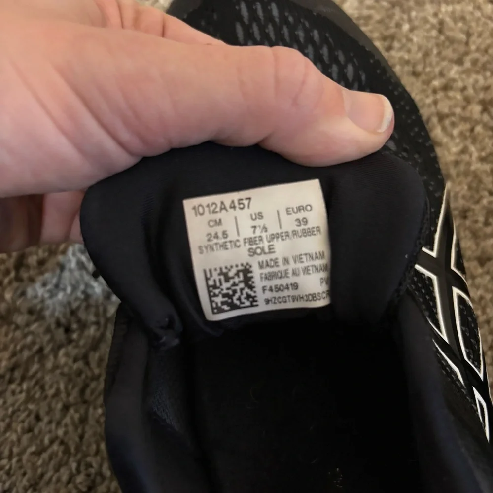 Asics Gel-Kayano 26 Black & White Running Shoe Women’s Size 7.5
